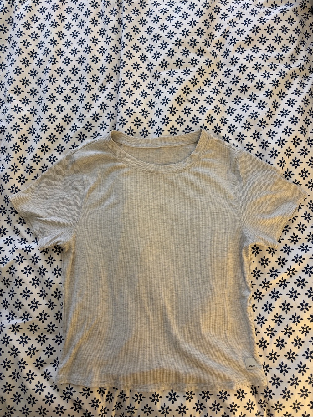Vuori heather grey tshirt